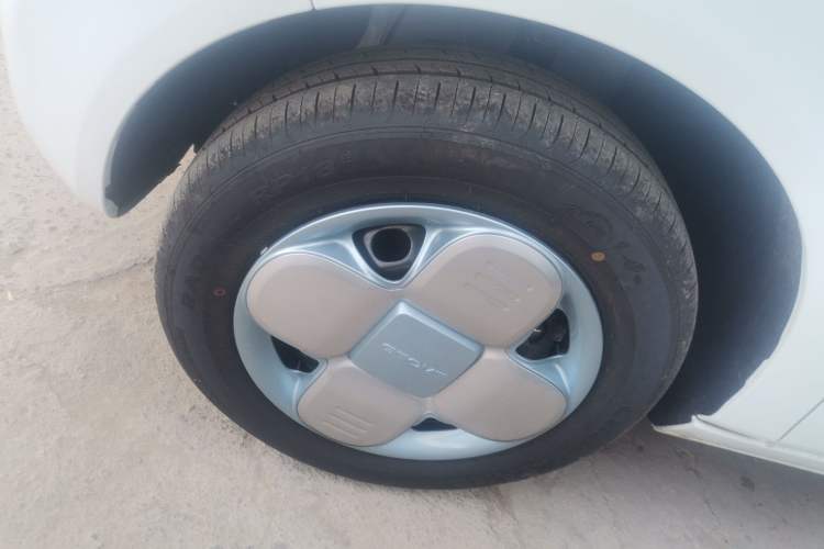 Used Geely Galaxy Panda 2024 Panda Mini 200km Endurance Bear Left Front Wheel Hub
