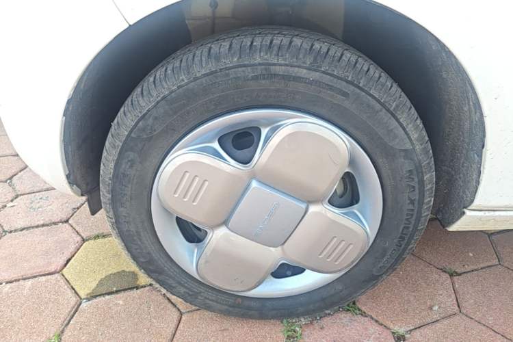 Used Geely Galaxy Panda 2024 Panda Mini 200km Endurance Bear Left Front Wheel Hub