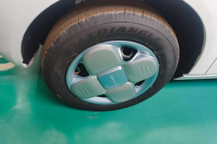 Used Geely Galaxy Panda 2024 Panda Mini 200km Longteng PRO Edition Left Front Wheel Hub