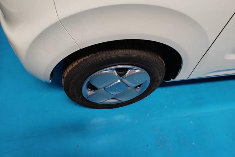 Used Geely Galaxy Panda 2024 Panda Mini 200km Endurance Bear Left Front Wheel Hub