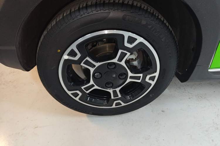 Used Geely Galaxy Panda 2024 200km Panda Rider Left Front Wheel Hub