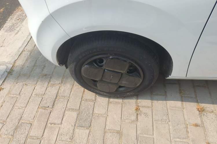 Used Geely Galaxy Panda 2024 Panda Mini 200km Endurance Bear Left Front Wheel Hub