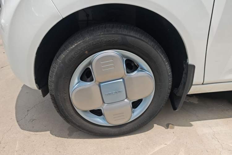 Used Geely Galaxy Panda 2024 Panda Mini 200km Endurance Bear Left Front Wheel Hub