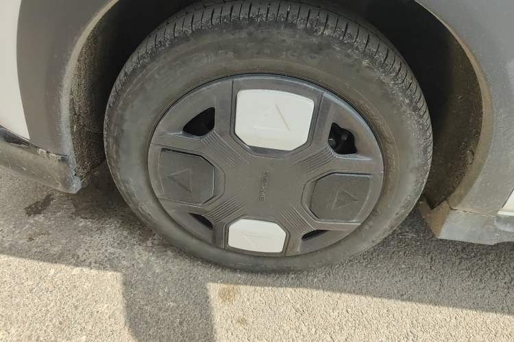 Used Geely Galaxy Panda 2024 200km Panda Kart Left Front Wheel Hub