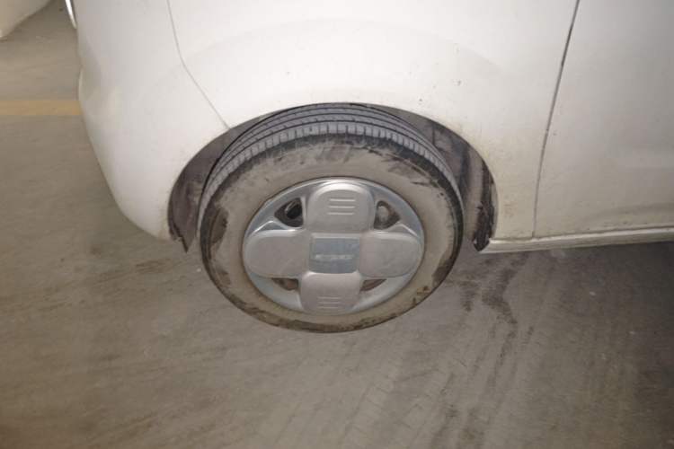 Used Geely Galaxy Panda 2024 Panda Mini 200km Endurance Bear Left Front Wheel Hub