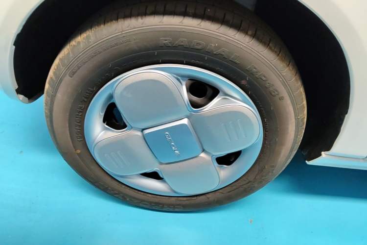 Used Geely Galaxy Panda 2024 Panda Mini 200km Endurance Bear Left Front Wheel Hub