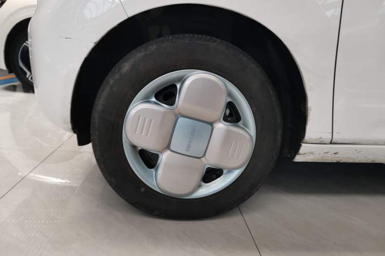 Used Geely Galaxy Panda 2024 Panda Mini 200km Endurance Bear Left Front Wheel Hub