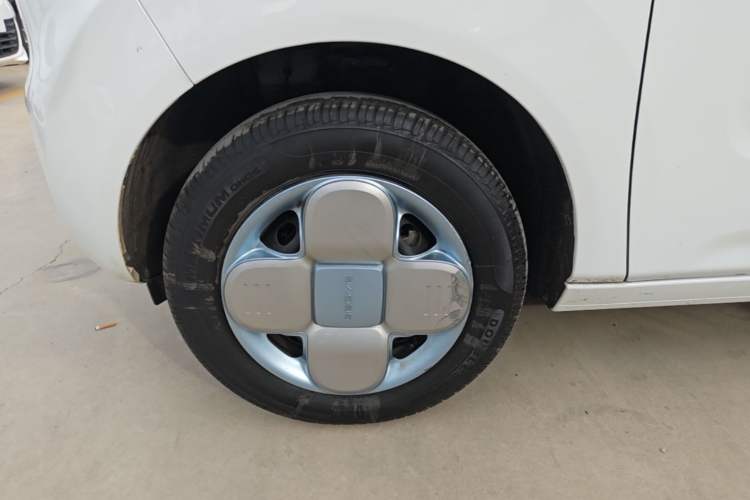 Used Geely Galaxy Panda 2024 Panda Mini 200km Endurance Bear Left Front Wheel Hub