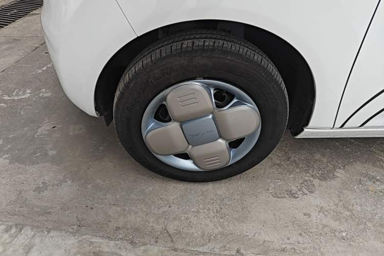 Used Geely Galaxy Panda 2024 Panda Mini 200km Endurance Bear Left Front Wheel Hub