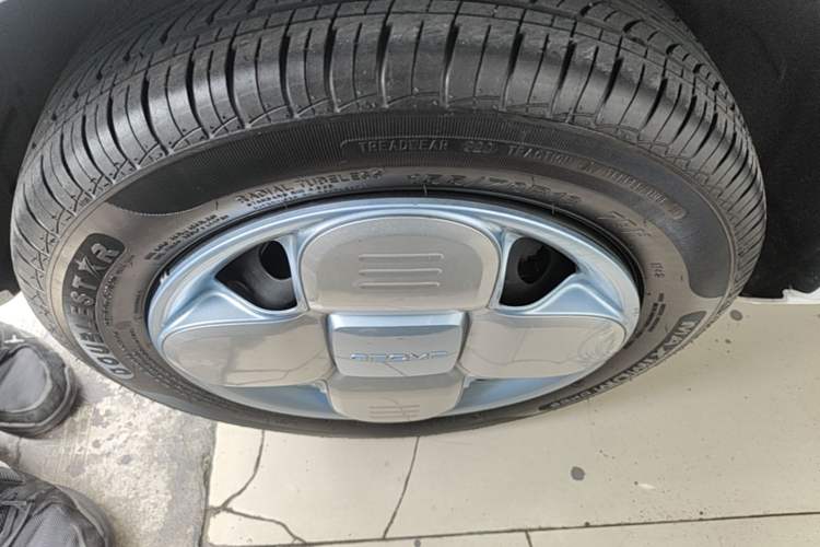 Used Geely Galaxy Panda 2024 Panda Mini 200km Longteng PRO Edition Left Front Wheel Hub
