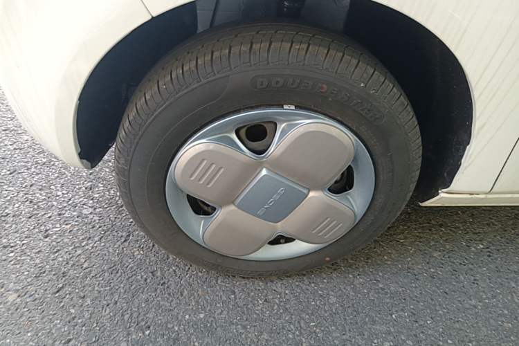 Used Geely Galaxy Panda 2024 Panda Mini 200km Endurance Bear Left Front Wheel Hub