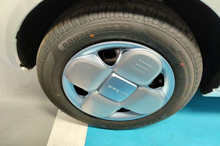 Used Geely Galaxy Panda 2024 Panda Mini 200km Endurance Bear Left Front Wheel Hub