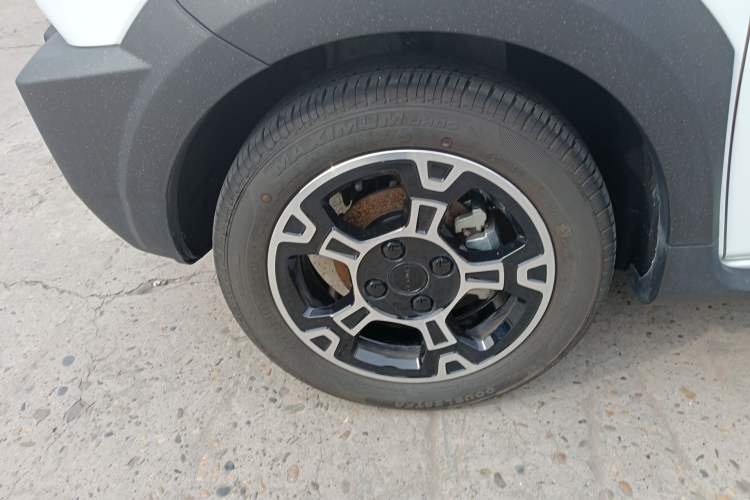 Used Geely Galaxy Panda 2024 200km Panda Rider Left Front Wheel Hub