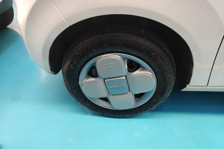 Used Geely Galaxy Panda 2024 Panda Mini 200km Endurance Bear Left Front Wheel Hub