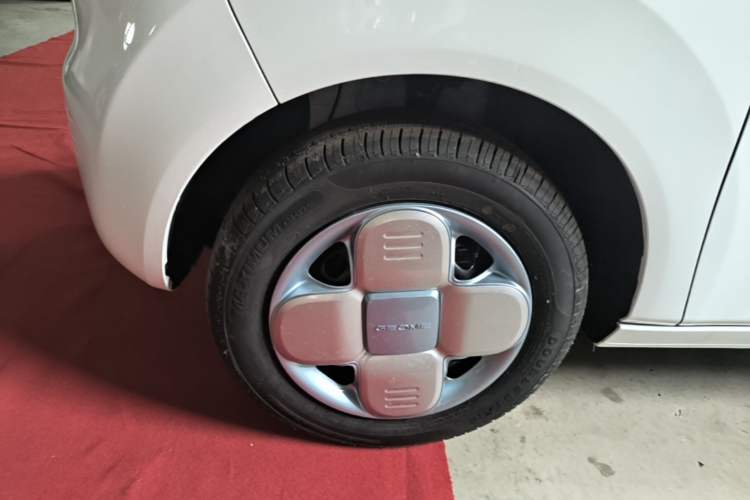 Used Geely Galaxy Panda 2024 Panda Mini 200km Endurance Bear Left Front Wheel Hub