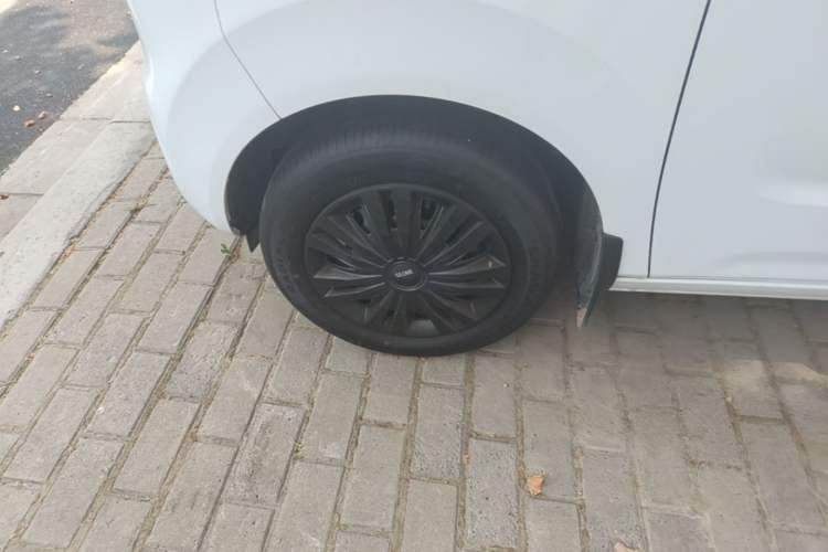 Used Geely Galaxy Panda 2024 Panda Mini 200km Endurance Bear Left Front Wheel Hub