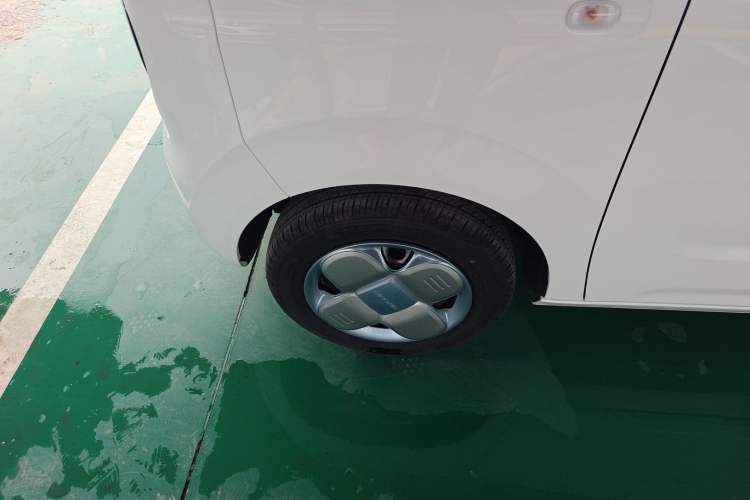 Used Geely Galaxy Panda 2024 Panda Mini 200km Endurance Bear Left Front Wheel Hub