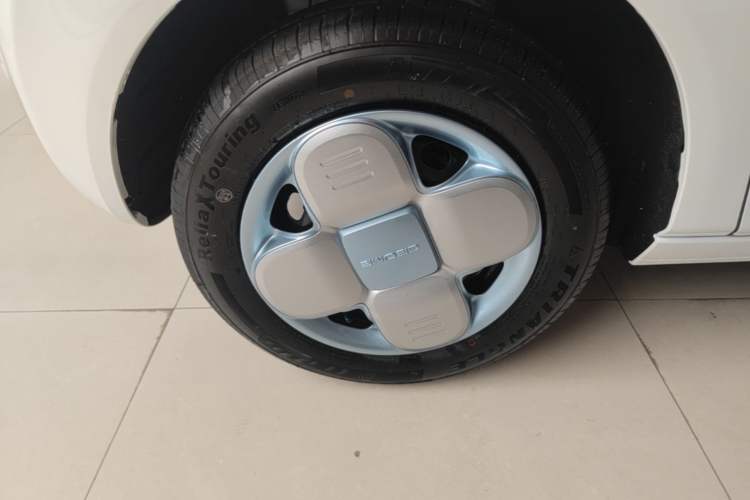 Used Geely Galaxy Panda 2024 Panda Mini 200km Endurance Bear Left Front Wheel Hub