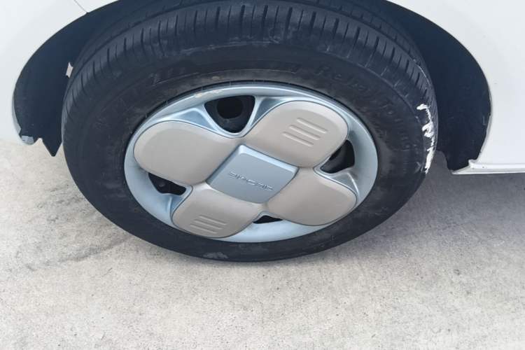 Used Geely Galaxy Panda 2024 Panda Mini 200km Endurance Bear Left Front Wheel Hub