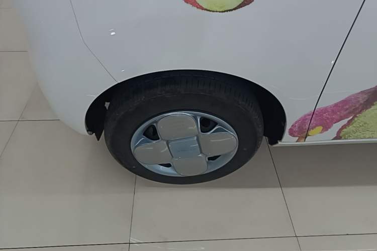 Used Geely Galaxy Panda 2024 Panda Mini 200km Endurance Bear Left Front Wheel Hub