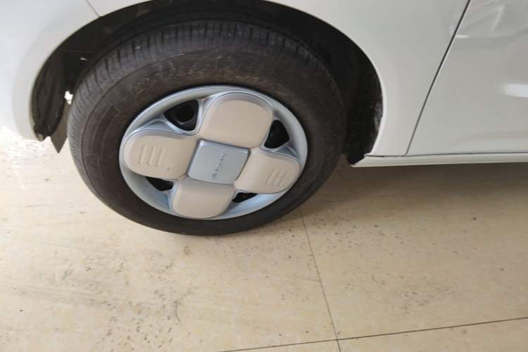 Used Geely Galaxy Panda 2024 Panda Mini 200km Endurance Bear Left Front Wheel Hub
