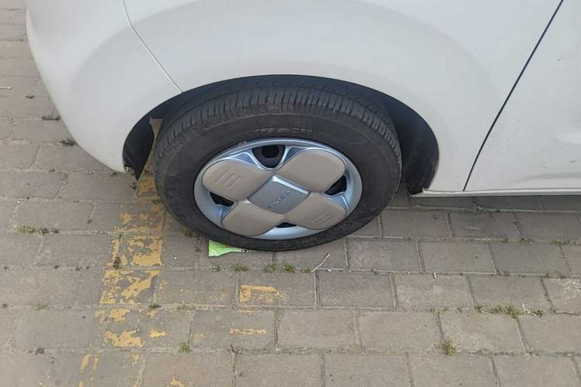 Used Geely Galaxy Panda 2024 Panda Mini 200km Endurance Bear Left Front Wheel Hub