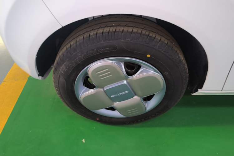 Used Geely Galaxy Panda 2024 Panda Mini 200km Endurance Bear Left Front Wheel Hub