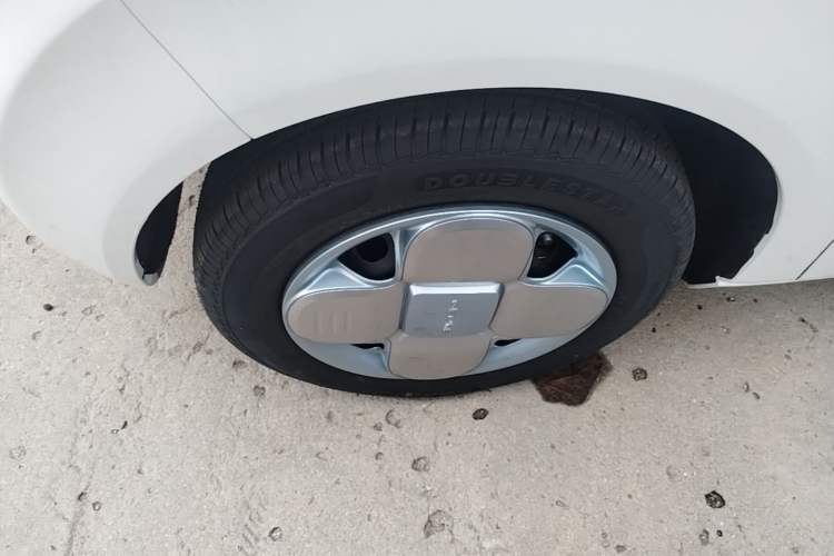 Used Geely Galaxy Panda 2024 Panda Mini 200km Endurance Bear Left Front Wheel Hub