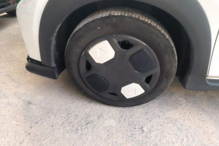 Used Geely Galaxy Panda 2024 200km Panda Kart Left Front Wheel Hub