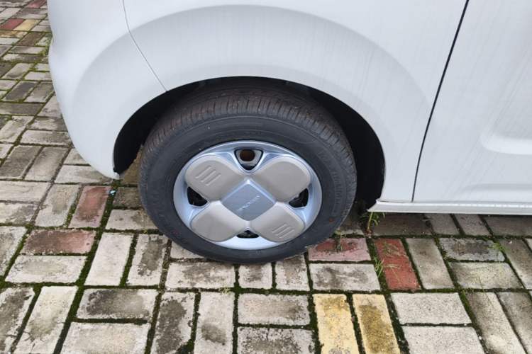 Used Geely Galaxy Panda 2024 Panda Mini 200km Endurance Bear Left Front Wheel Hub