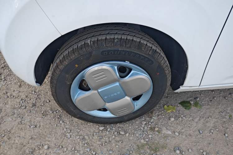 Used Geely Galaxy Panda 2024 Panda Mini 200km Endurance Bear Left Front Wheel Hub