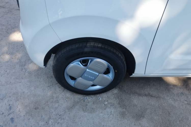 Used Geely Galaxy Panda 2024 Panda Mini 200km Endurance Bear Left Front Wheel Hub