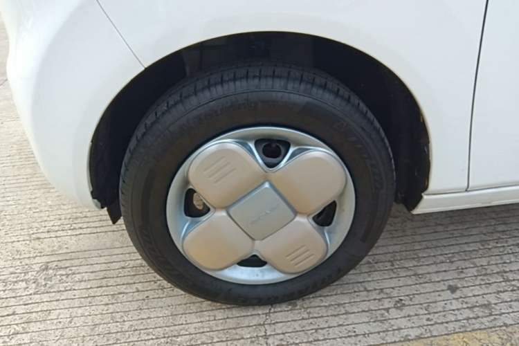 Used Geely Galaxy Panda 2024 Panda Mini 200km Longteng PRO Edition Left Front Wheel Hub