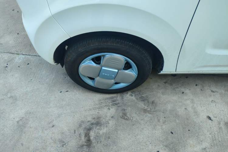Used Geely Galaxy Panda 2024 Panda Mini 200km Endurance Bear Left Front Wheel Hub