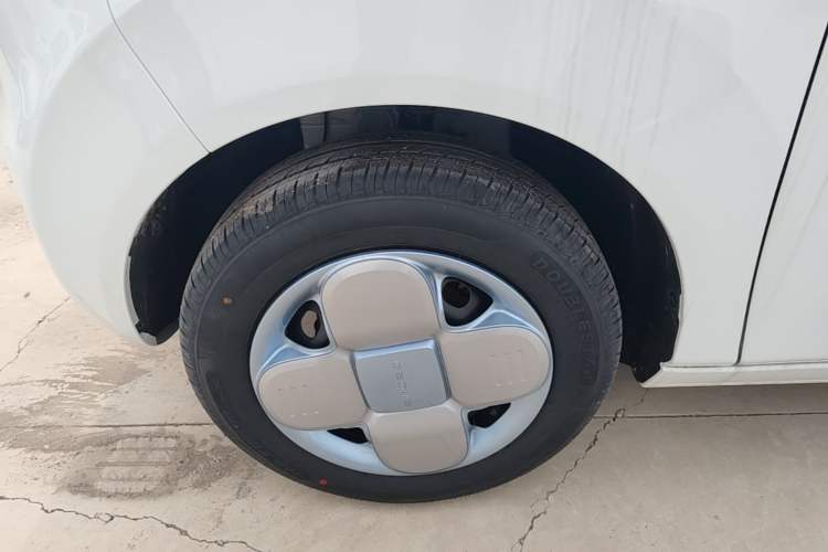 Used Geely Galaxy Panda 2024 Panda Mini 200km Endurance Bear Left Front Wheel Hub