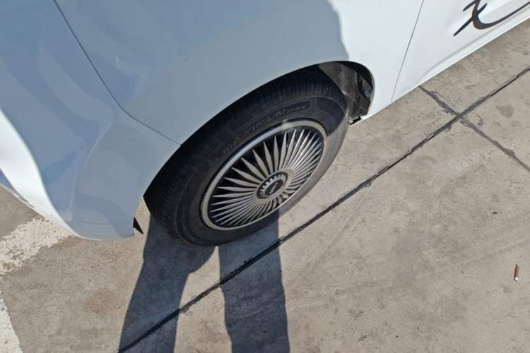 Used Geely Galaxy Panda 2024 Panda Mini 200km Endurance Bear Left Front Wheel Hub