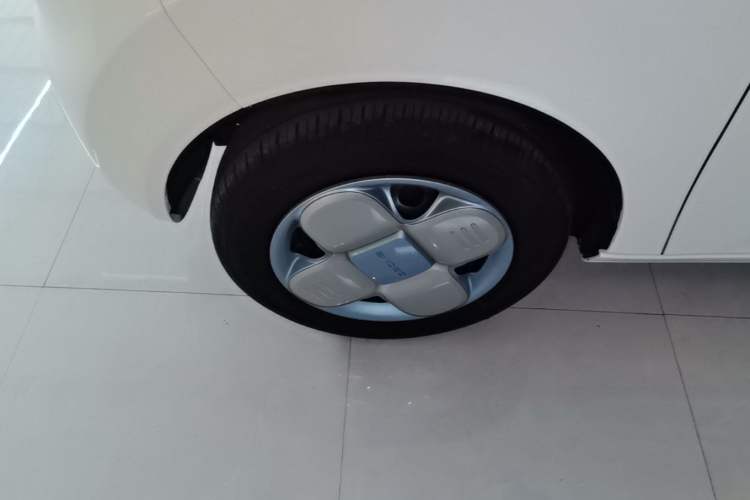 Used Geely Galaxy Panda 2024 Panda Mini 200km Endurance Bear Left Front Wheel Hub