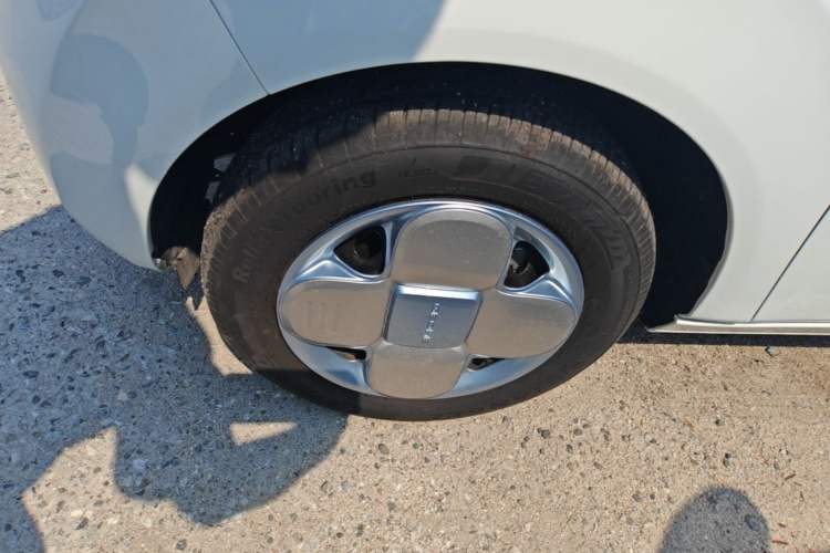 Used Geely Galaxy Panda 2024 Panda Mini 200km Endurance Bear Left Front Wheel Hub