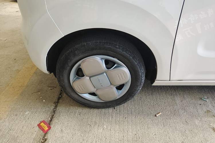 Used Geely Galaxy Panda 2024 Panda Mini 200km Endurance Bear Left Front Wheel Hub