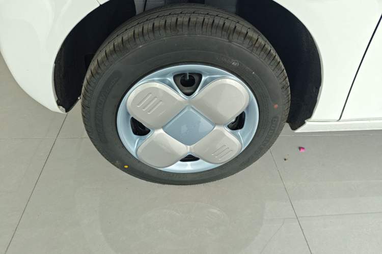 Used Geely Galaxy Panda 2024 Panda Mini 200km Endurance Bear Left Front Wheel Hub