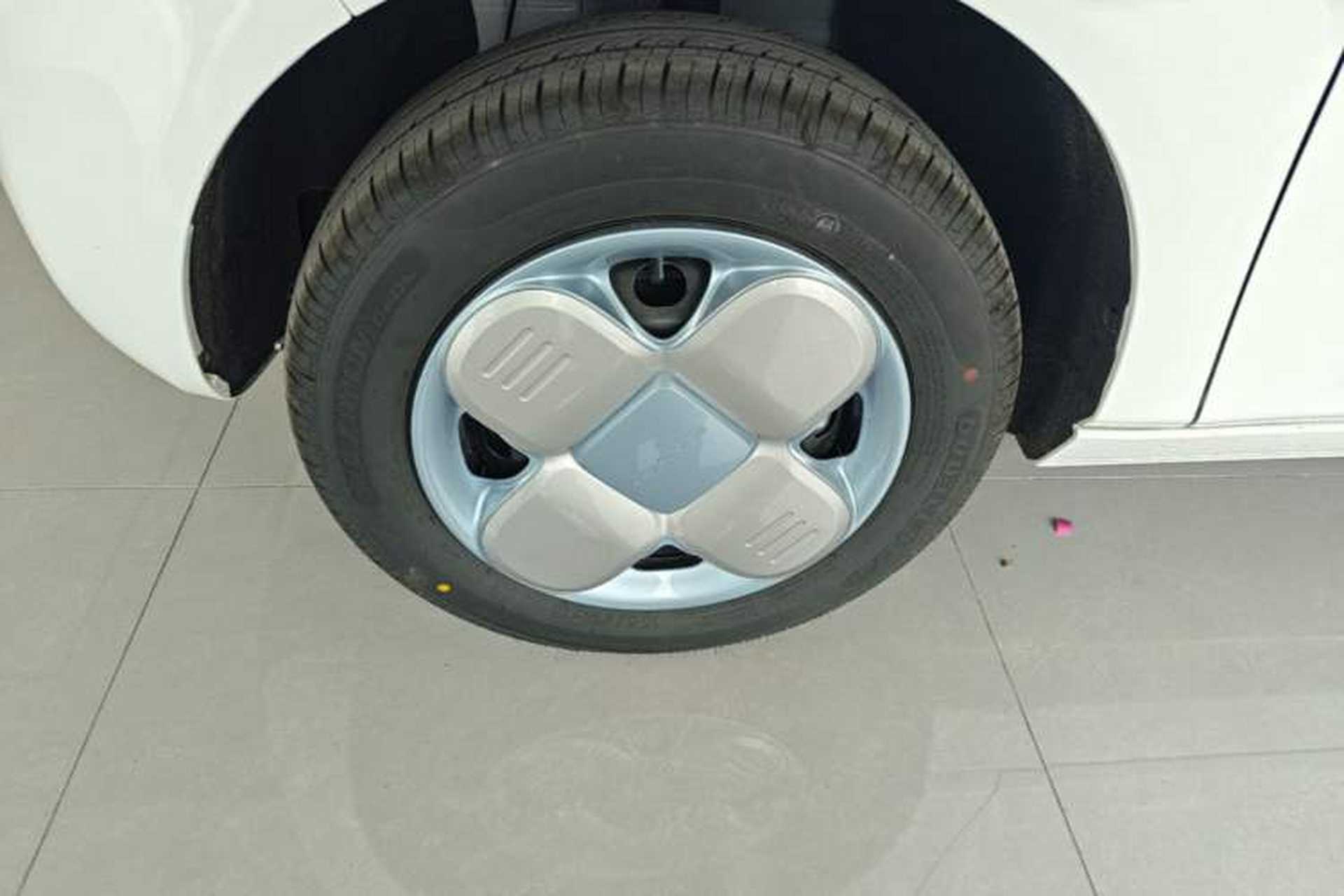 Used Geely Galaxy Panda 2024 Panda Mini 200km Endurance Bear Left Front Wheel Hub