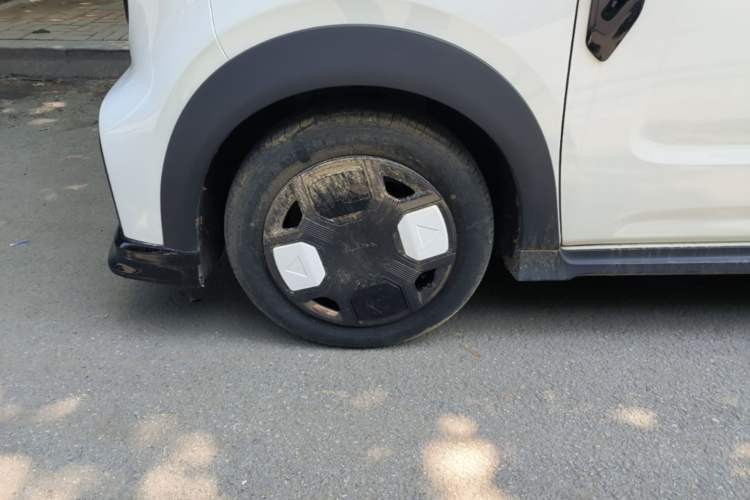 Used Geely Galaxy Panda 2024 200km Panda Kart Left Front Wheel Hub