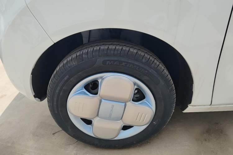 Used Geely Galaxy Panda 2024 Panda Mini 200km Endurance Bear Left Front Wheel Hub