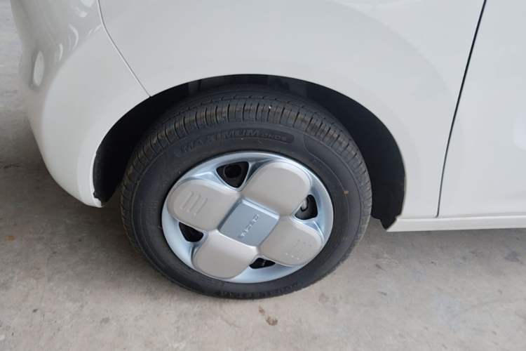Used Geely Galaxy Panda 2024 Panda Mini 200km Endurance Bear Left Front Wheel Hub