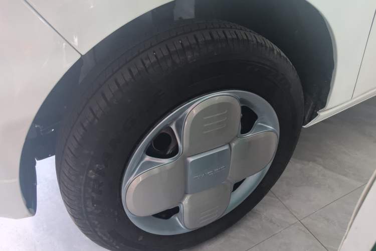 Used Geely Galaxy Panda 2024 Panda Mini 200km Endurance Bear Left Front Wheel Hub