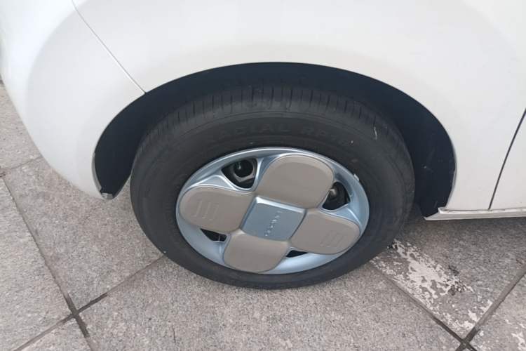 Used Geely Galaxy Panda 2024 Panda Mini 200km Endurance Bear Left Front Wheel Hub