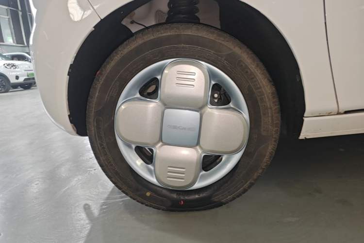 Used Geely Galaxy Panda 2024 Panda Mini 200km Endurance Bear Left Front Wheel Hub
