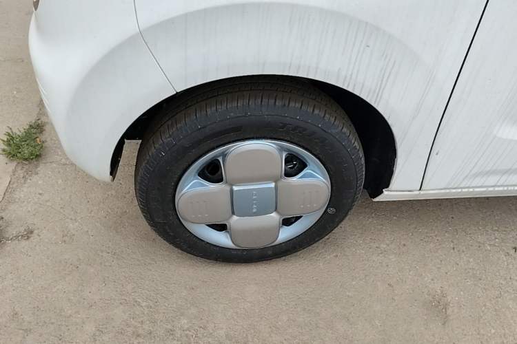 Used Geely Galaxy Panda 2024 Panda Mini 200km Endurance Bear Left Front Wheel Hub