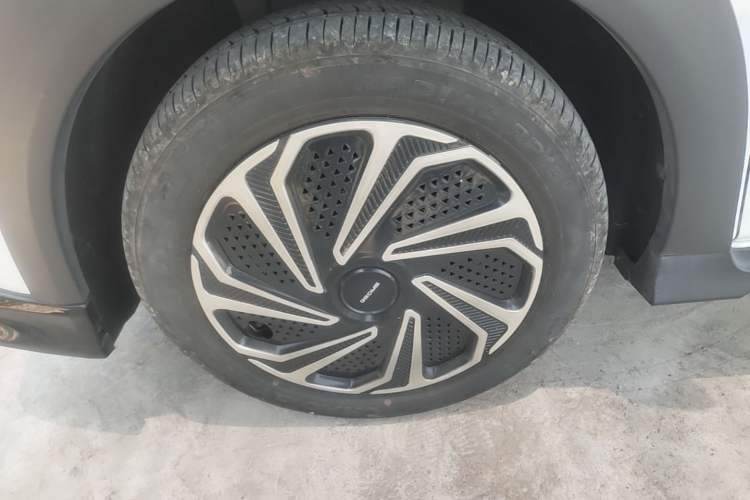 Used Geely Galaxy Panda 2024 200km Panda Kart Left Front Wheel Hub
