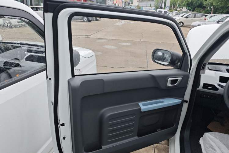Used Geely Galaxy Panda 2024 Panda Mini 200km Endurance Bear Left Rear Door Interior